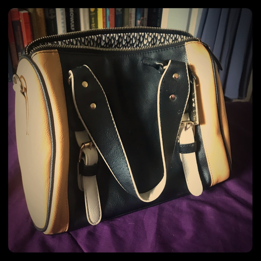Hand bag